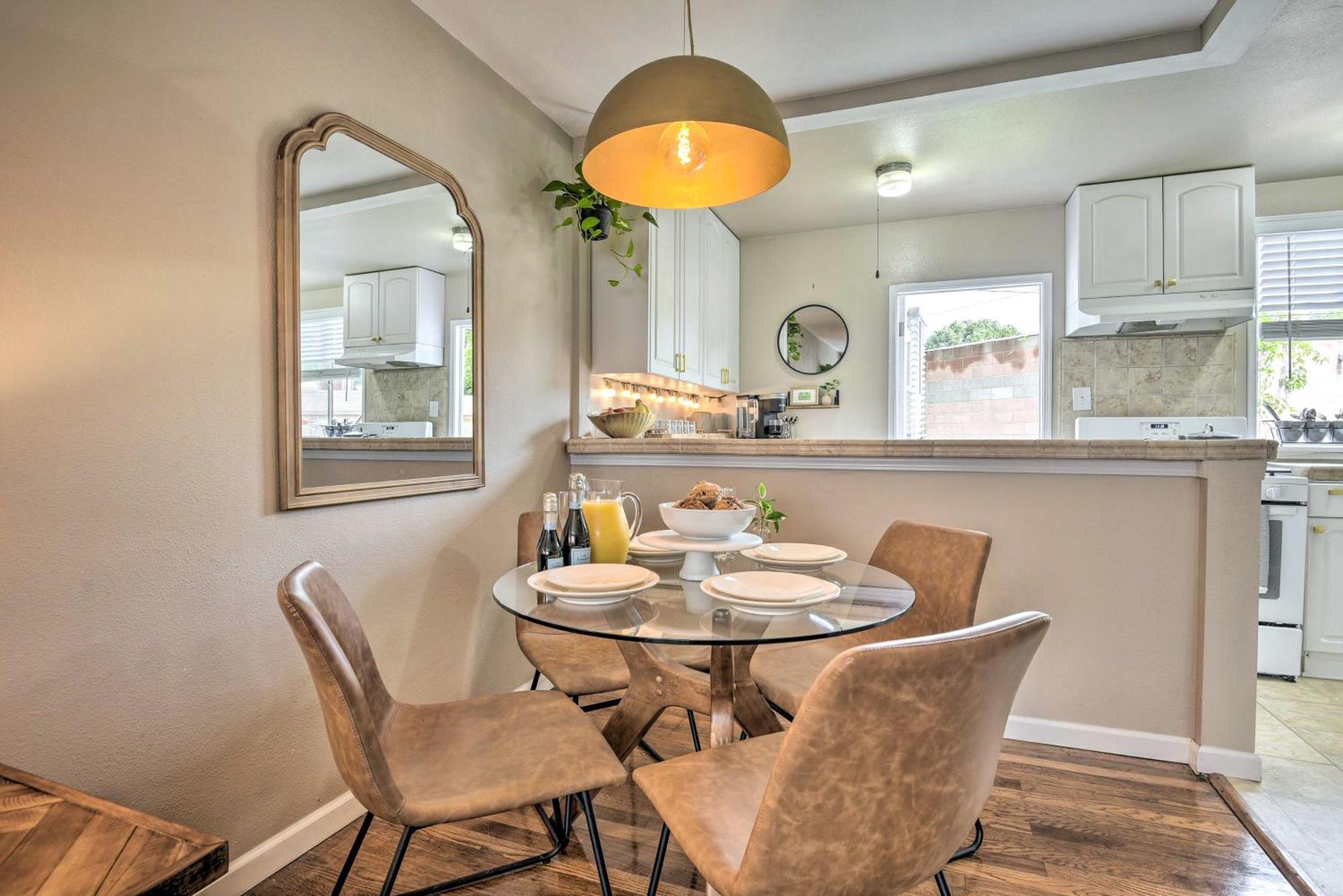 فيلا Stylish And Modern Burbank Gem With Private Yard! المظهر الخارجي الصورة