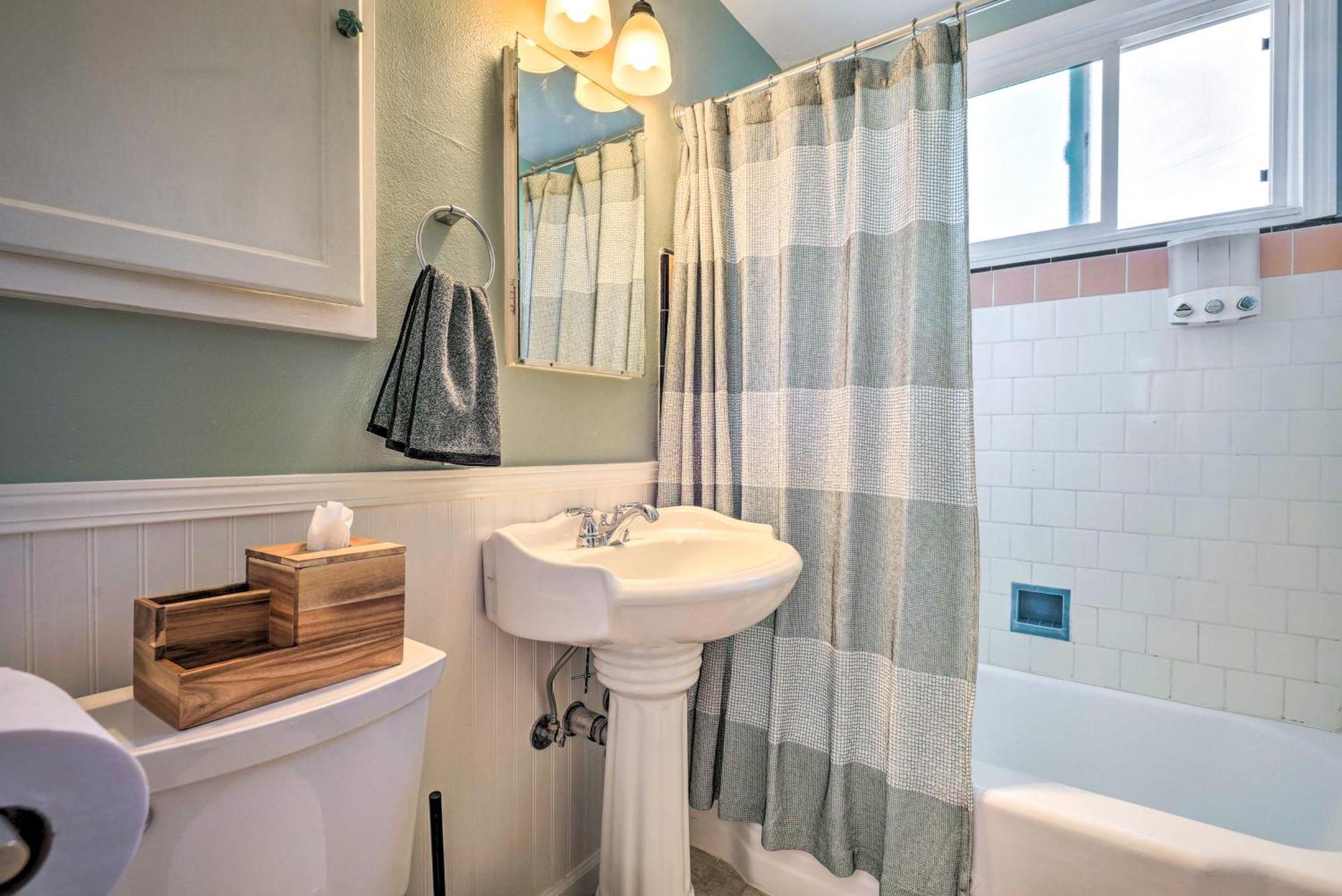 فيلا Stylish And Modern Burbank Gem With Private Yard! المظهر الخارجي الصورة
